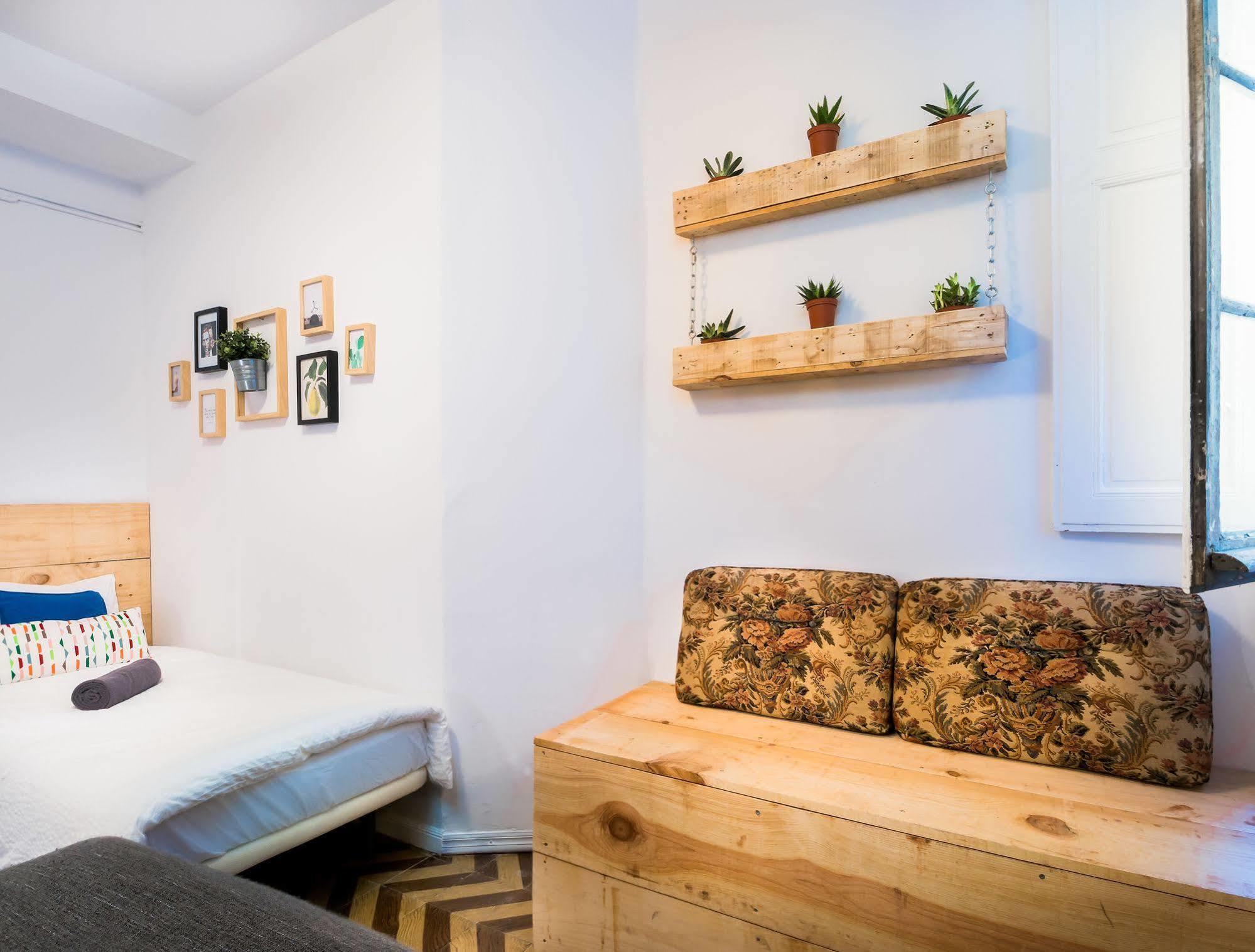 Off Beat Guesthouse - Self-Check-In - Sleep Conscious San Sebastian Bagian luar foto